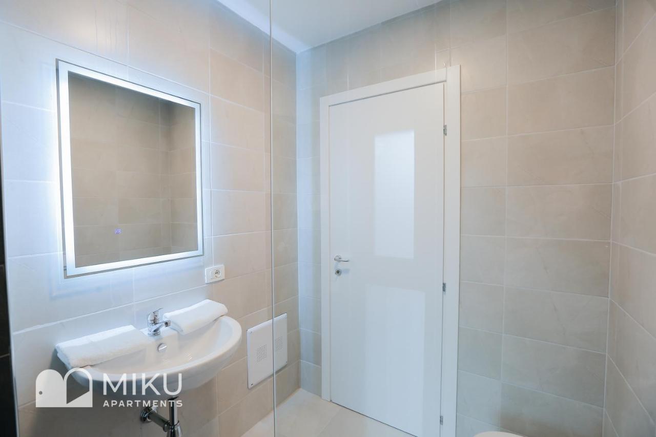 Miku Apartment - Glamorous 1Bedroom Apartment At Olympic Residence Tirana Zewnętrze zdjęcie